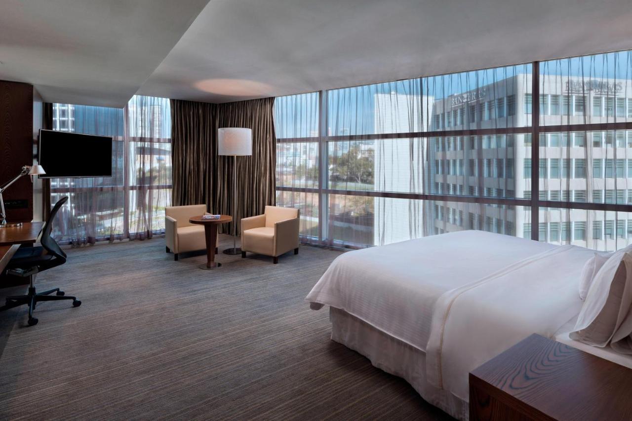 The Westin Santa Fe, Città del Messico Esterno foto