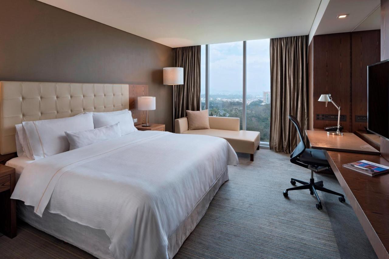 The Westin Santa Fe, Città del Messico Esterno foto